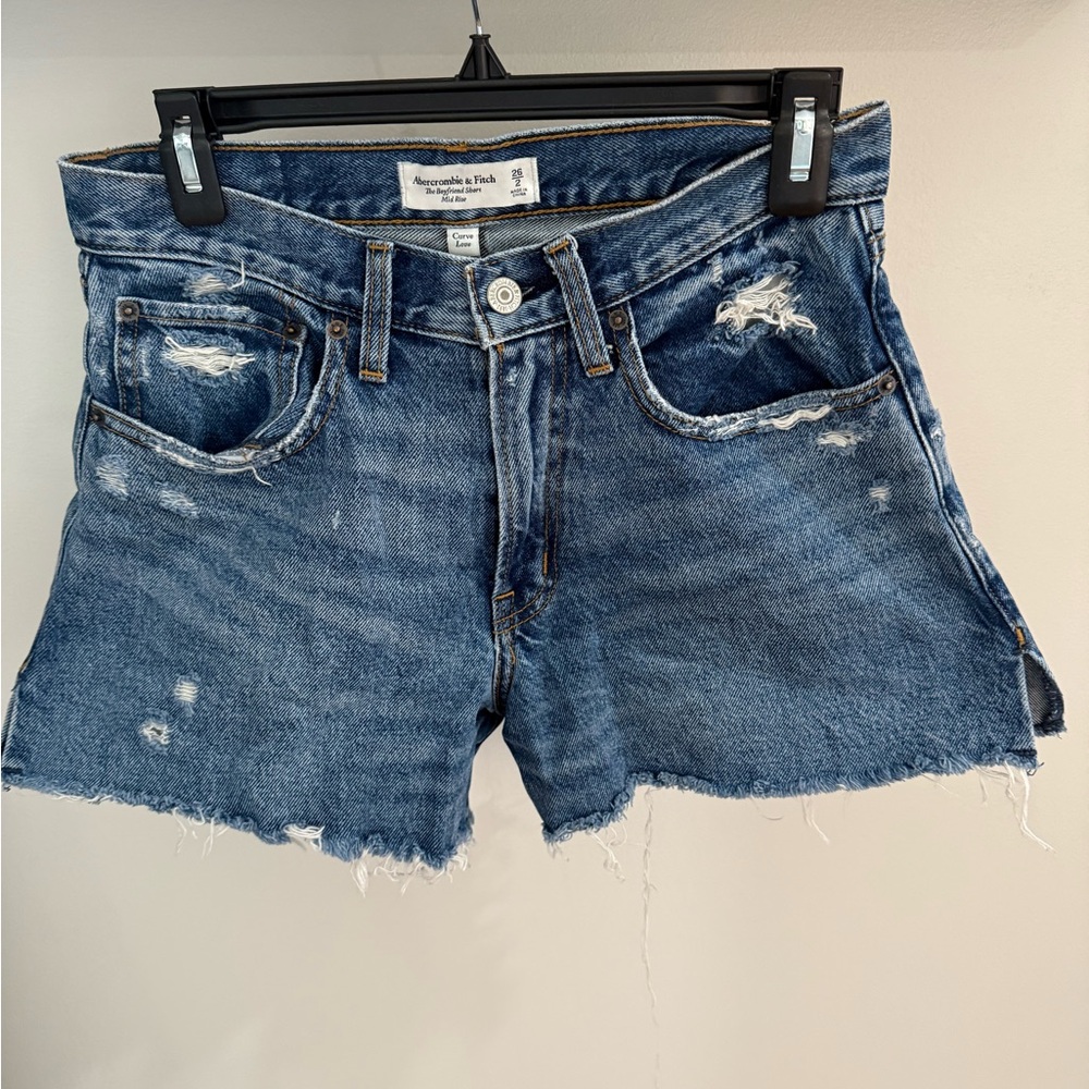 Abercrombie & Fitch - The Boyfriend Short, Mid rise (curve love)